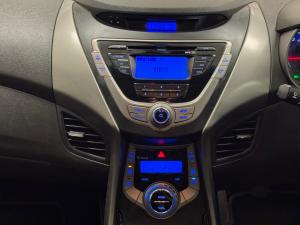 Hyundai Elantra 1.8 Executive - Image 13