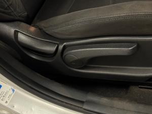 Hyundai Elantra 1.8 Executive - Image 17