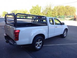 Isuzu KB 300D-Teq Extended cab 4x4 LX - Image 2