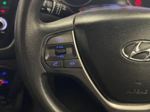 Hyundai i20 1.4 Motion auto - Image 9