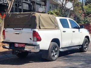 Toyota Hilux 2.4GD-6 double cab 4x4 Raider manual - Image 2