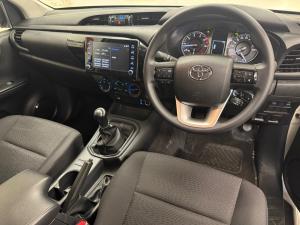 Toyota Hilux 2.4GD-6 single cab Raider manual - Image 6