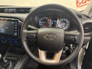Toyota Hilux 2.4GD-6 single cab Raider manual - Image 8