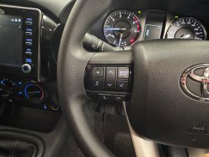 Toyota Hilux 2.4GD-6 single cab Raider manual - Image 9