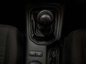 Toyota Hilux 2.4GD-6 single cab Raider manual - Image 11