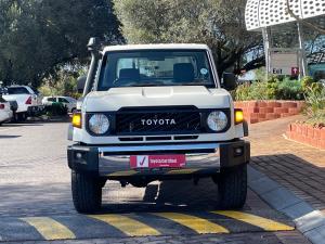 Toyota Land Cruiser 79 4.5D-4D LX V8 single cab - Image 4