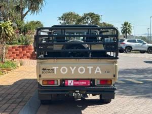 Toyota Land Cruiser 79 2.8GD-6 double cab auto - Image 5
