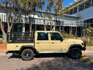 Toyota Land Cruiser 79 2.8GD-6 double cab auto - Image 3