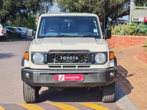Toyota Land Cruiser 79 2.8GD-6 double cab auto - Image 4