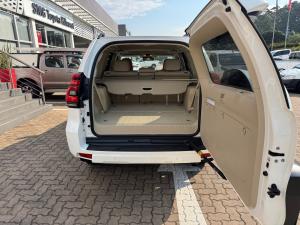 Toyota Land Cruiser Prado 2.8GD VX-L - Image 19