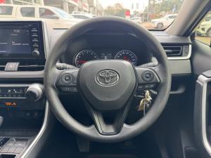 Toyota RAV4 2.0 GX auto - Image 8