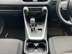 Toyota RAV4 2.0 GX auto - Image 12