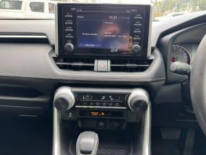 Toyota RAV4 2.0 GX auto - Image 14