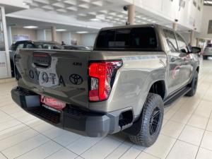 Toyota Hilux 2.8 GD-6 RB SRX 4X4 automaticD/C - Image 2