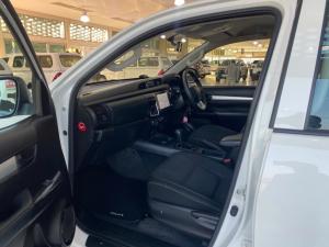 Toyota Hilux 2.4 GD-6 Raider 4X4 automaticD/C - Image 7