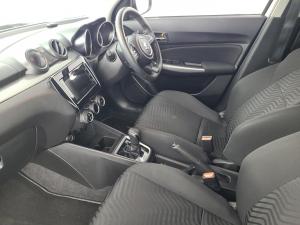 Suzuki Swift 1.2 GLX AMT - Image 7