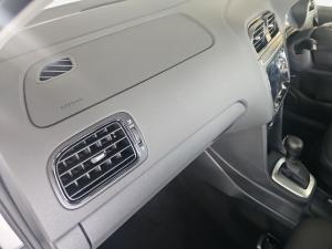 Volkswagen Polo Vivo hatch 1.6 Life - Image 11