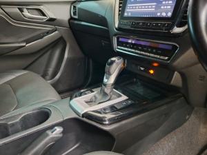 Isuzu D-Max 3.0TD double cab V-Cross - Image 10