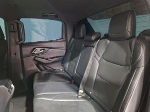 Isuzu D-Max 3.0TD double cab V-Cross - Image 9