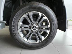 Mitsubishi Triton 2.4DI-D double cab auto - Image 9