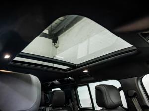 Land Rover Defender 110 P400 X - Image 21