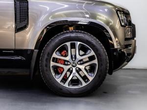 Land Rover Defender 110 P400 X - Image 4