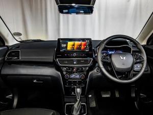 Mahindra XUV 3XO 1.2T AX7L - Image 6