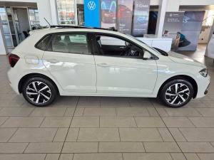 Volkswagen Polo hatch 1.0TSI Life manual - Image 3