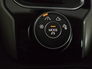 Volkswagen T-Roc 2.0TSI 4Motion Design - Image 12