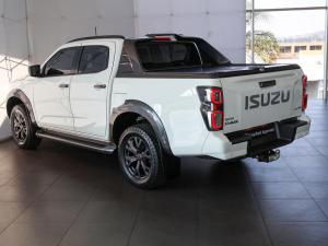Isuzu D-Max 3.0TD double cab V-Cross - Image 11