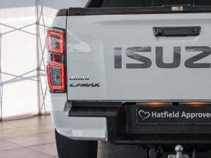 Isuzu D-Max 3.0TD double cab V-Cross - Image 12