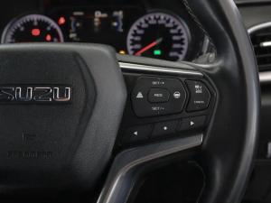 Isuzu D-Max 3.0TD double cab V-Cross - Image 21