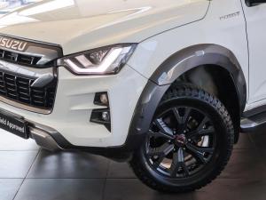 Isuzu D-Max 3.0TD double cab V-Cross - Image 2