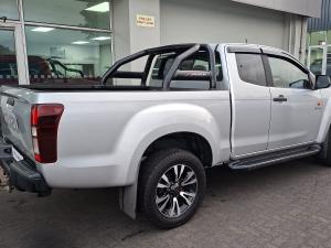 Isuzu D-Max 250 Extended cab X-Rider auto - Image 3