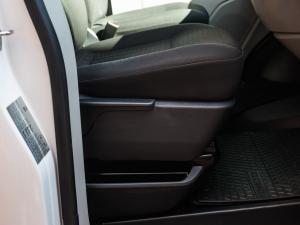 Volkswagen Kombi 2.0TDI SWB Trendline Launch Edition auto - Image 5