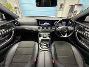 Mercedes-Benz E-Class E200 - Image 10