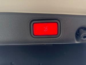 Mercedes-Benz E-Class E200 - Image 16