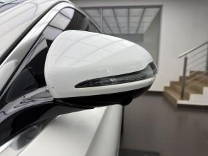 Mercedes-Benz E-Class E200 - Image 26