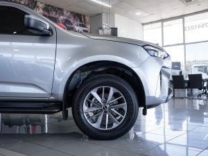 Isuzu mu-X 1.9TD LS - Image 9