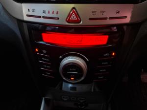 Mahindra XUV300 1.5TD W8 - Image 18