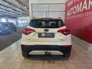 Mahindra XUV300 1.5TD W8 - Image 6
