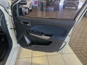Toyota Starlet 1.4 Xi - Image 12