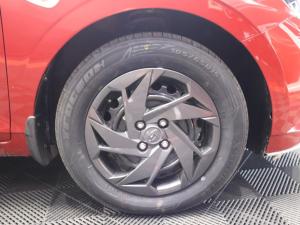 Hyundai i20 1.2 Premium - Image 13