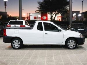 Nissan NP200 1.6i safety pack (aircon) - Image 10