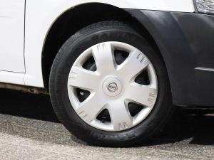 Nissan NP200 1.6i safety pack (aircon) - Image 19