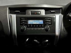 Nissan Navara 2.5DDTi double cab SE Plus 4x4 - Image 13