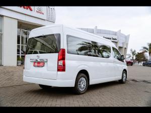 Toyota Quantum 2.8 SLWB bus 14-seater GL manual - Image 2