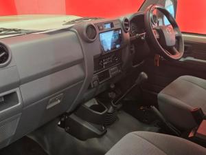 Toyota Land Cruiser 79 2.8 GD-6D/C - Image 7