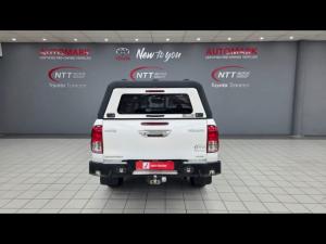 Toyota Hilux 2.4 GD-6 Raider 4X4 automaticD/C - Image 5