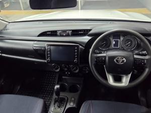 Toyota Hilux 2.4 GD-6 Raider 4X4 automaticD/C - Image 6